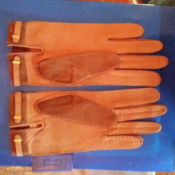 GUCCI TWO TONE SUEDE LEATHER GLOVES NWOT - Picture 8 of 9